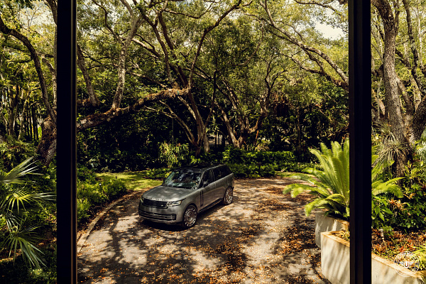 Фото дисков Vossen UV-7 Глянцевый темный лак на Land Rover Range Rover V