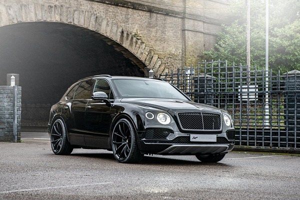 Фото дисков Kahn Type 54 Черный сатин на Bentley Bentayga