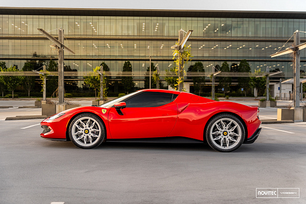 Фото дисков NOVITEC NF11 Белый глянец на Ferrari 296