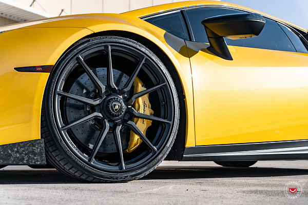 Фото дисков Vossen M-X2 Черный сатин на Lamborghini Huracan