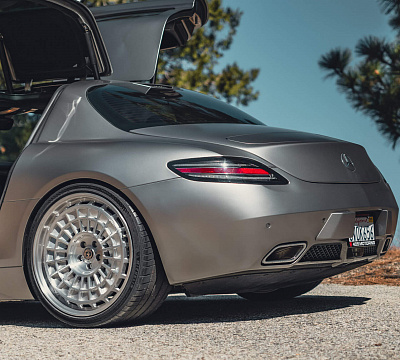 Фото дисков HRE 515 GTM на Mercedes-Benz SLS AMG