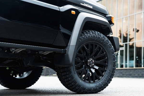 Фото дисков Kahn G22 DC Черный сатин на Toyota Land Cruiser 70