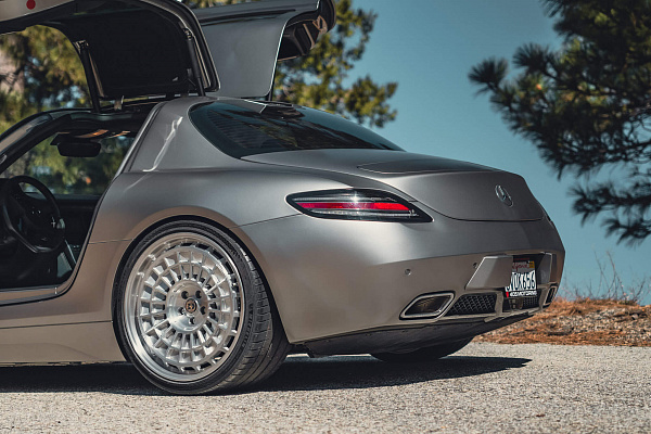 Фото дисков HRE 515 GTM Глянцевый лак на Mercedes-Benz SLS AMG
