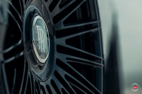 Фото дисков Vossen S17-14 Черный глянец на Rolls-Royce Phantom