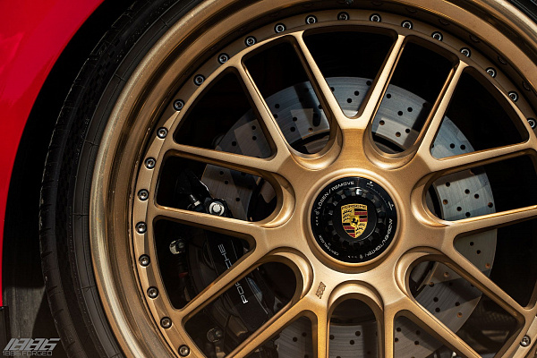 Фото дисков 1886 Wheels S007 Глянцевое золото на Porsche 911 VIII