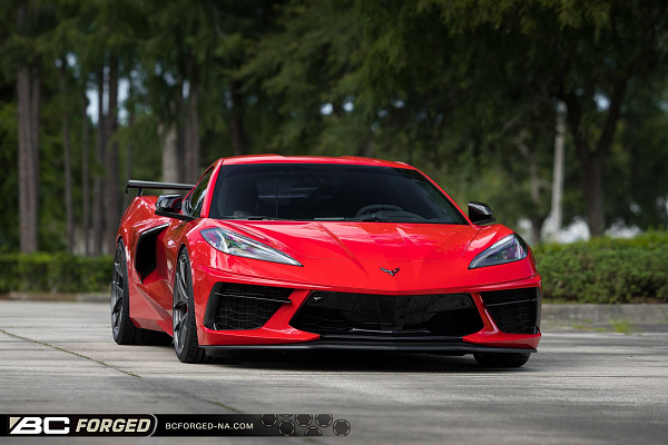 Фото дисков BC Forged RZ21 Глянцевый графит на Chevrolet Corvette C8