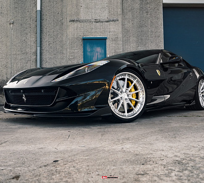 Фото дисков Anrky AN38 на Ferrari 812
