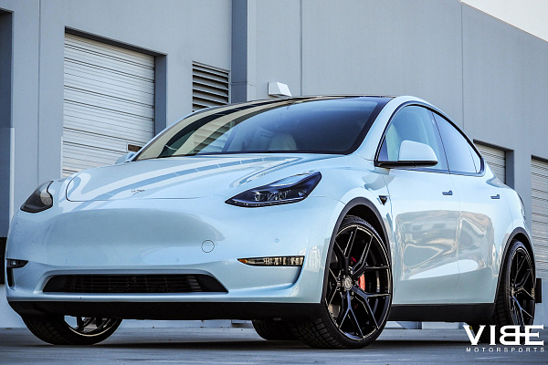Фото дисков Vossen HF-5 Черный глянец на Tesla Model Y