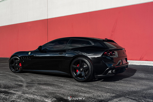 Фото дисков Anrky RS5.1 Черный глянец на Ferrari GTC4Lusso
