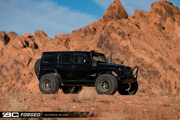 Фото дисков BC Forged LE72 // MLE72 Сатиновая бронза на Jeep Wrangler III (JK)