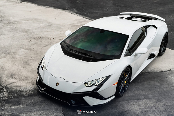 Фото дисков Anrky AN22 Черный глянец на Lamborghini Huracan