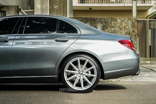 Фото дисков Vossen VFS-10 Серебро на Mercedes-Benz E-Class (W213, S213, C238)