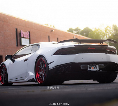 Фото дисков Strasse Wheels SM5R Deep Concave на Lamborghini Huracan