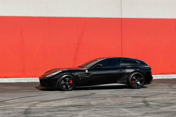 Фото дисков Anrky RS5.1 Черный глянец на Ferrari GTC4Lusso