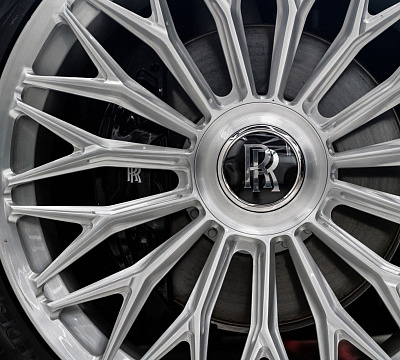 Фото дисков 1886 Wheels G015 на Rolls-Royce Spectre