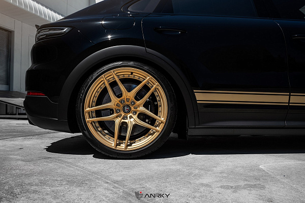 Фото дисков Anrky RS6.2 Сатиновое золото на Porsche Cayenne II