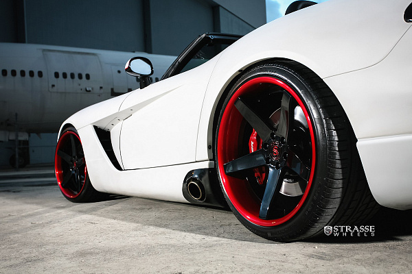 Фото дисков Strasse Wheels S5 Deep Concave Другой цвет на Dodge Viper