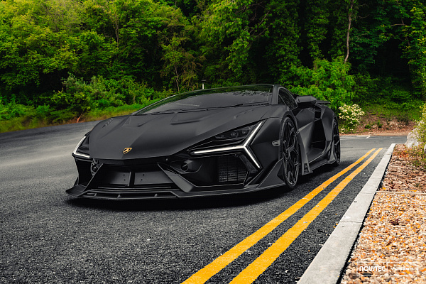 Фото дисков NOVITEC NL4 Черный глянец на Lamborghini Revuelto