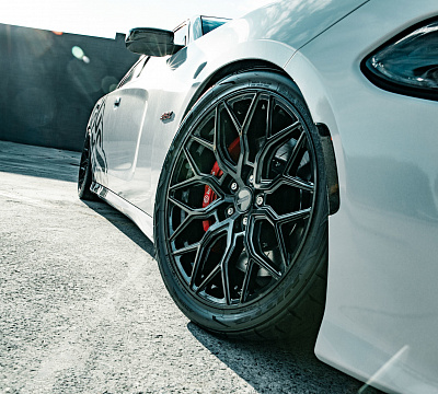 Фото дисков Vossen HF-2 на Dodge Charger VII