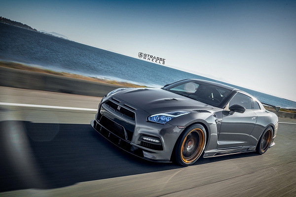 Фото дисков Strasse Wheels SM5R Deep Concave FS Другой цвет на Nissan GT-R