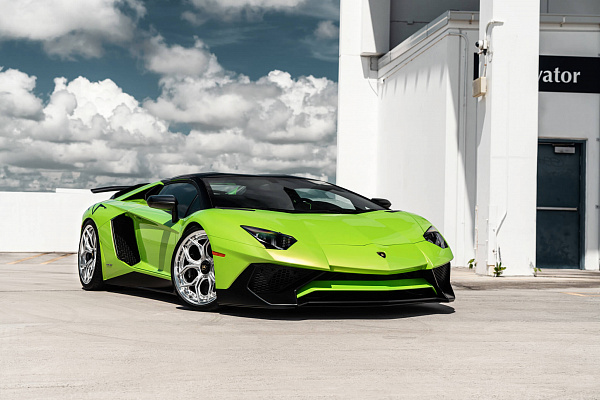 Фото дисков HRE S111SC Полированный лак на Lamborghini Aventador