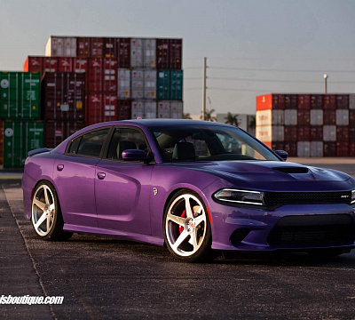 Фото дисков HRE 305M на Dodge Charger VII