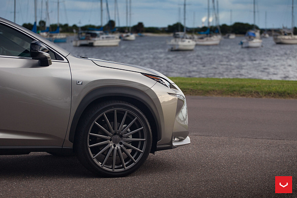 Фото дисков Vossen VFS-2 Глянцевый графит на Lexus NX I