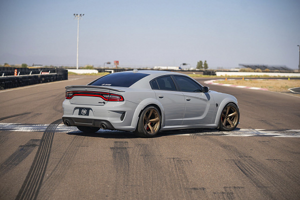Фото дисков American Racing TTF Сатиновая бронза на Dodge Charger VII