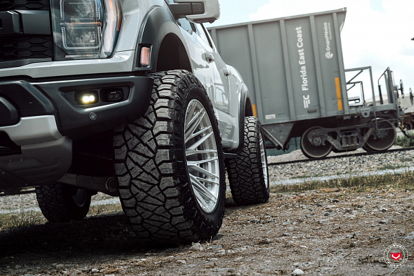 Фото дисков Vossen VFX-04 Глянцевый лак на Ford F-150 XIV