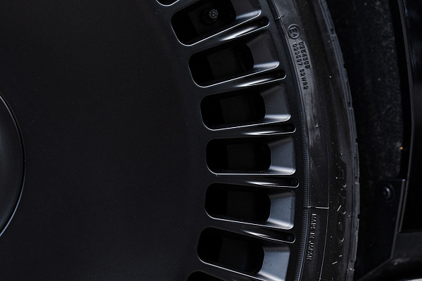 Фото дисков Brixton Forged LX16 Черный сатин на Cadillac Escalade V
