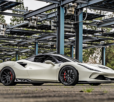 Фото дисков Strasse Wheels SV10 Deep Concave FS на Ferrari SF90