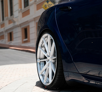 Фото дисков Anrky AN28 на Tesla Model S