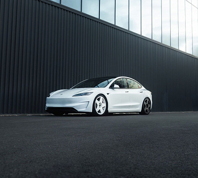 Фото дисков Bola B10 на Tesla Model 3
