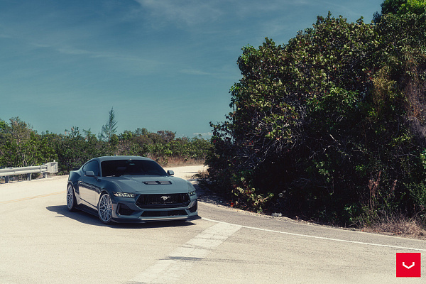 Фото дисков Vossen HF-7 Серебро на Ford Mustang VII