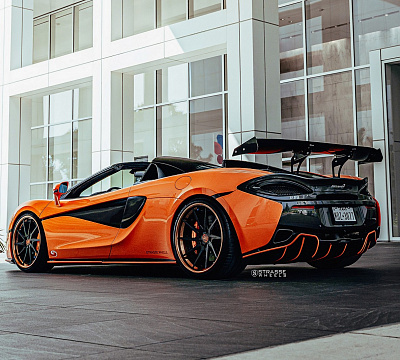 Фото дисков Strasse Wheels SV10T Deep Concave FS на McLaren 570S