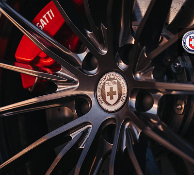 Фото дисков HRE P103 на Bugatti Chiron