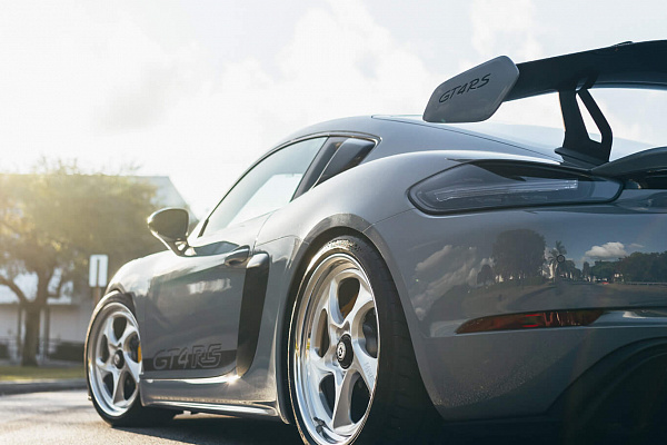 Фото дисков HRE 522 Глянцевый лак на Porsche Cayman III