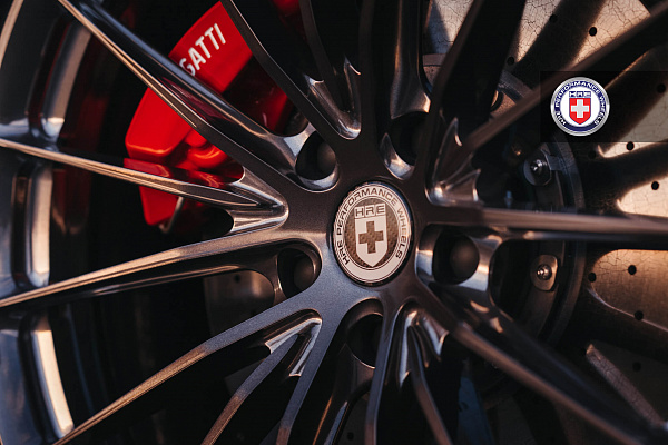 Фото дисков HRE P103 Глянцевый темный лак на Bugatti Chiron