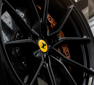 Фото дисков Anrky AN12 на Ferrari 812