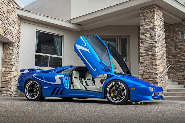 Фото дисков Strasse Wheels S5 Performance Черный глянец на Lamborghini Diablo
