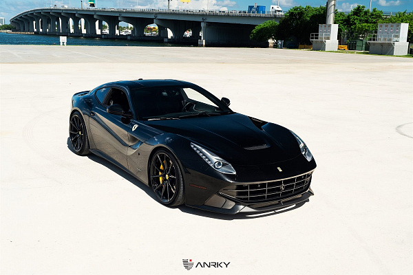 Фото дисков Anrky AN12 Черный глянец на Ferrari F12