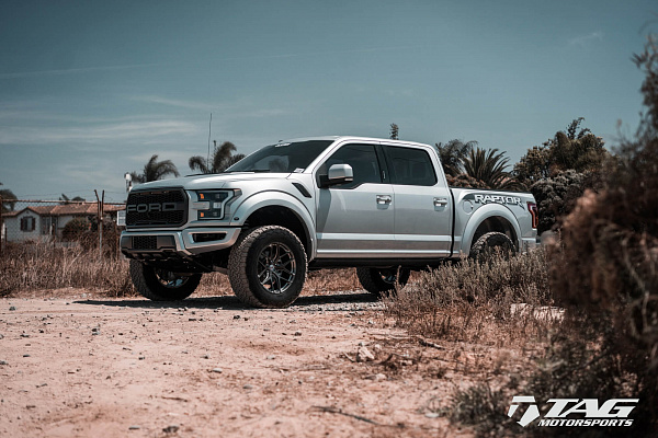 Фото дисков HRE P161 Глянцевый темный лак на Ford F-150 XIII