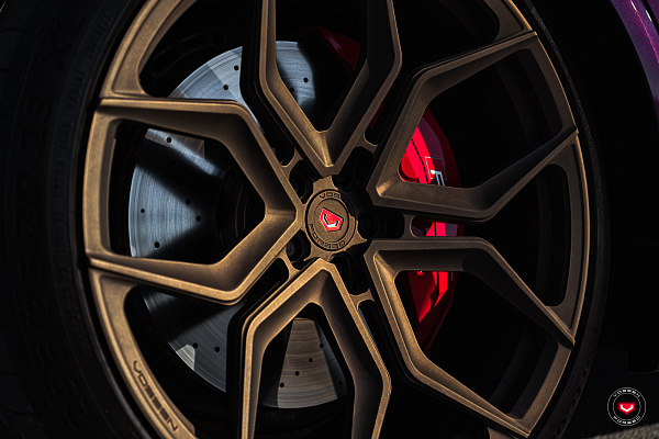Фото дисков Vossen EVO-3 Сатиновая бронза на Audi Q8