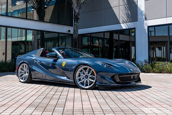 Фото дисков NOVITEC NF11 Глянцевый лак на Ferrari 812