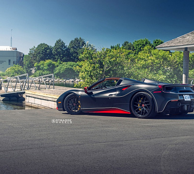 Фото дисков Strasse Wheels SM7T Deep Concave на Ferrari 488