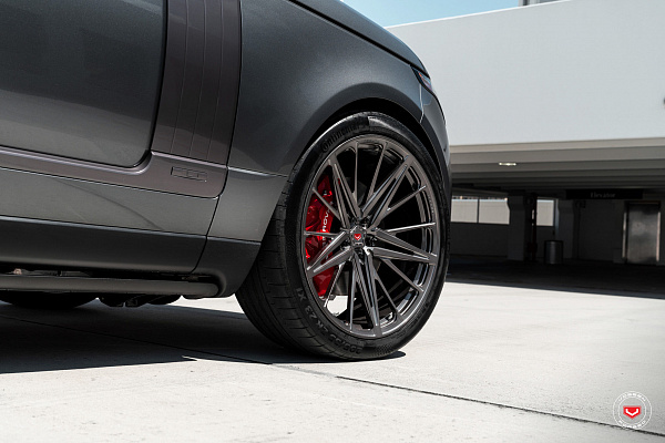 Фото дисков Vossen M-X6 Глянцевый темный лак на Land Rover Range Rover IV