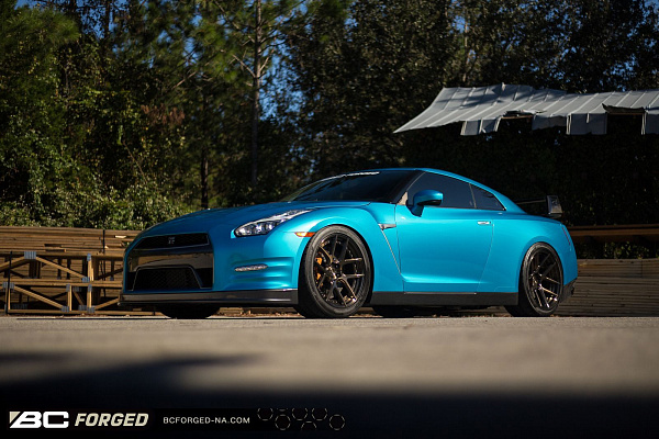 Фото дисков BC Forged HCS02 Глянцевая бронза на Nissan GT-R