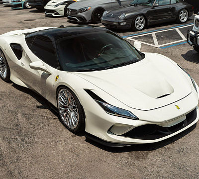 Фото дисков 1886 Wheels G015 на Ferrari F8