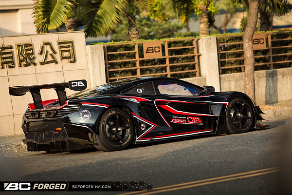 Фото дисков BC Forged RS45 Черный матовый на McLaren 650S