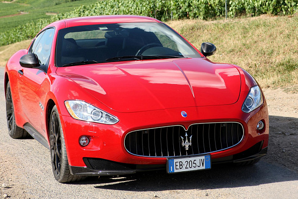 Фото дисков Maserati TRIDENT Черный глянец на Maserati GranTurismo I